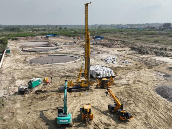 Keller rigs on site constructing foundations for grain silos